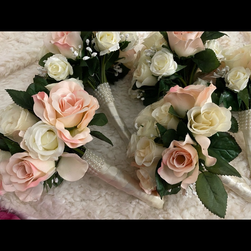 Bridesmaid Bridal flowers.